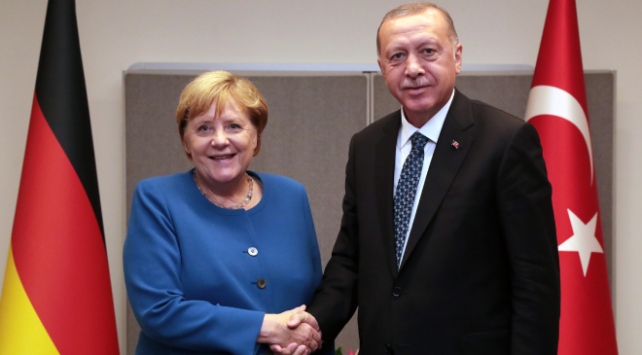 Cumhurbaşkanı Erdoğan, Almanya Başbakanı Merkel ile telefonda görüştü