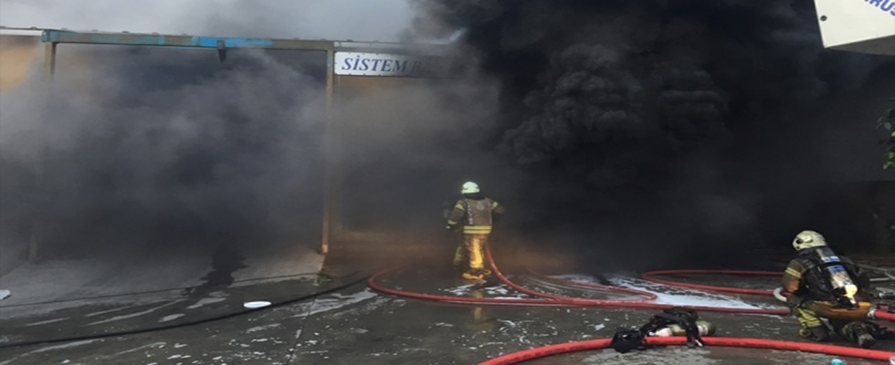 Başakşehir’de bir fabrikada yangın