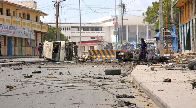 Somali’de otele bombalı saldırı