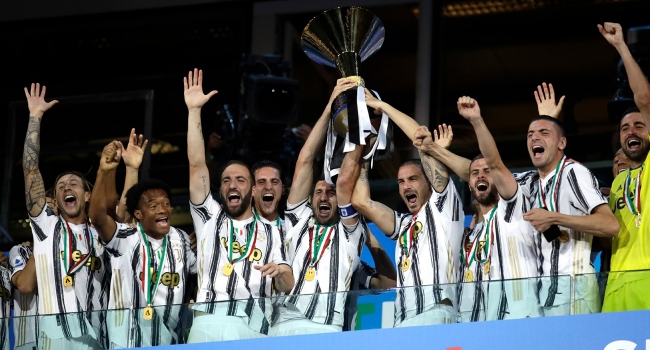 36. şampiyonluğuna ulaşan Juventus , törenle kupasına kavuştu