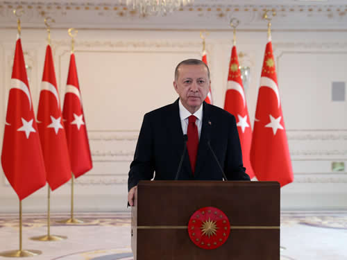 “YATIRIM YAPMAYA, PROJE ÜRETMEYE, ESER İNŞASINA DEVAM EDECEĞİZ”