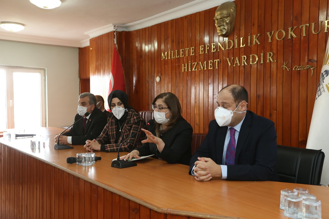 Türkiye Belediyeler Birliği Başkanı Fatma Şahin, Siverek Belediye Başkanı Ayşe Çakmak’ı ziyaret etti