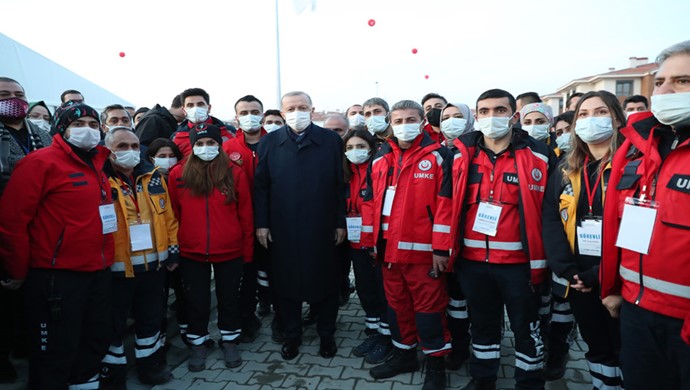 DEVLET VATANDAŞININ MUTLULUĞUYLA MUTLU OLUR