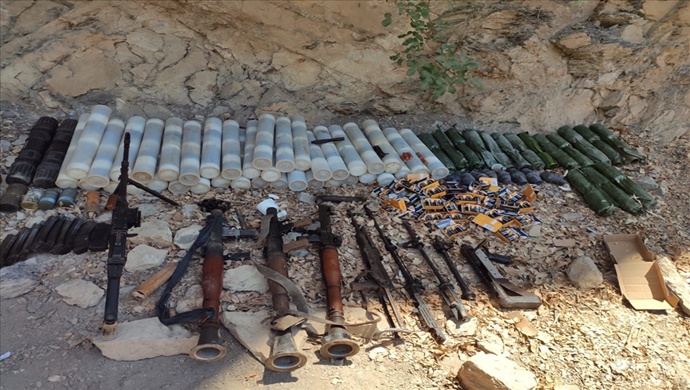 Pençe-Yıldırım Operasyonu Kapsamında Terör Örgütü PKK’ya Ait Çok Sayıda Silah ve Mühimmat Ele Geçirildi