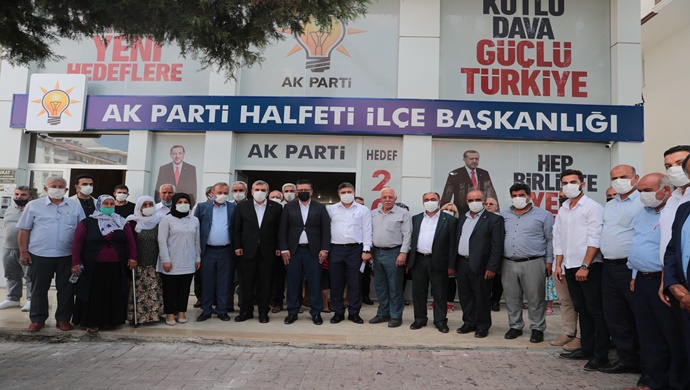Şanlıurfa Büyükşehir Belediye Başkanı Beyazgül, AK Parti Halfeti İlçe Başkanlığını Ziyaret etti