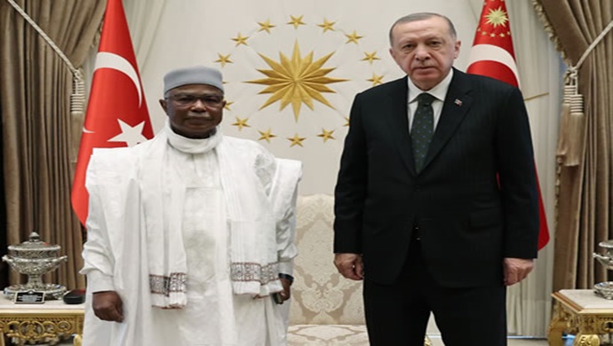 Cumhurbaşkanı Erdoğan, İslam İşbirliği Teşkilatı Genel Sekreteri Taha’yı kabul etti