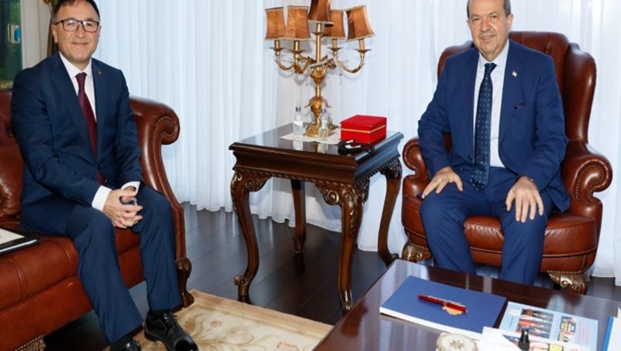 Cumhurbaşkanı Ersin Tatar, Türkiye Cumhuriyeti Lefkoşa Büyükelçiliği Ticaret Başmüşaviri Hayrettin Yücel’i kabul etti