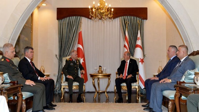 Cumhurbaşkanı Ersin Tatar, Türkiye Cumhuriyeti Genel Kurmay Başkanı Orgeneral Metin Gürak’ı kabul etti