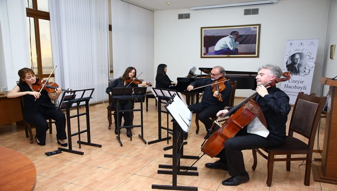 İtaliyada yaşayan azərbaycanlı bəstəkarın “Üzeyir Hacıbəyli Şuşaya qayıdır” əsəri Bakıda səsləndirilib