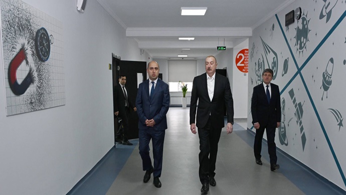 İlham Aliyev, Gebele ilçesinde Bum yerleşimi kapsamlı ortaokulunun yeni binasının açılışına katıldı