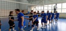 Birleşik Rusya, Surgut’ta parti temsilcileri arasında bölgesel voleybol şampiyonasının finalini düzenledi